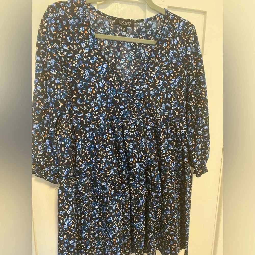 Like New! Short tiered floral dress - Picture 2 of 6
